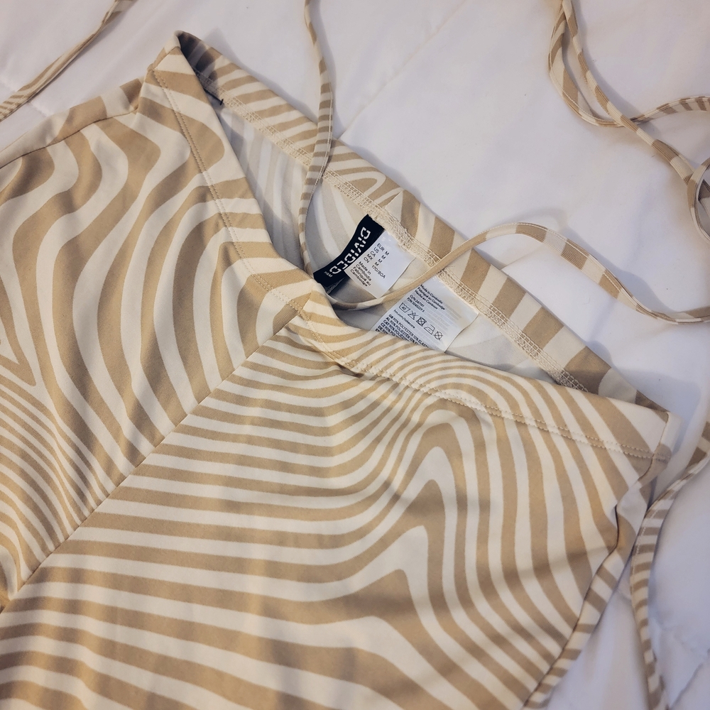 Divided Brown and White Patterned Leggings - Picture 5 of 6